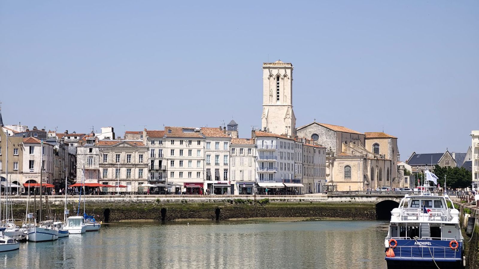 Les tours du vieux port de La Rochelle
